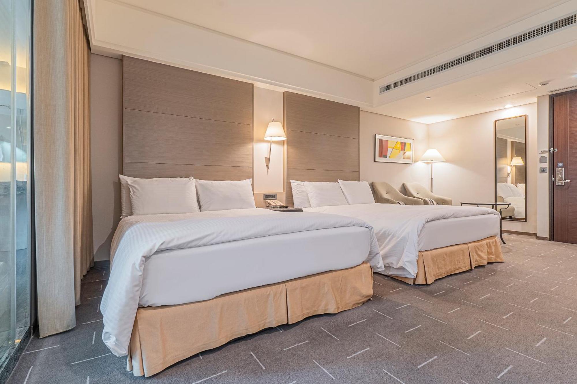 Check Inn Select Taichung Dadun Exterior foto